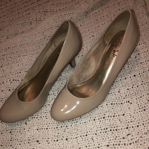 Life Stride Shoes - Nude heels